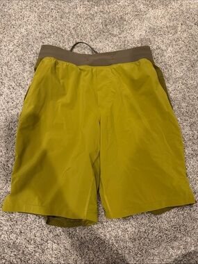 Lululemon T.H.E Short 9” Linerless